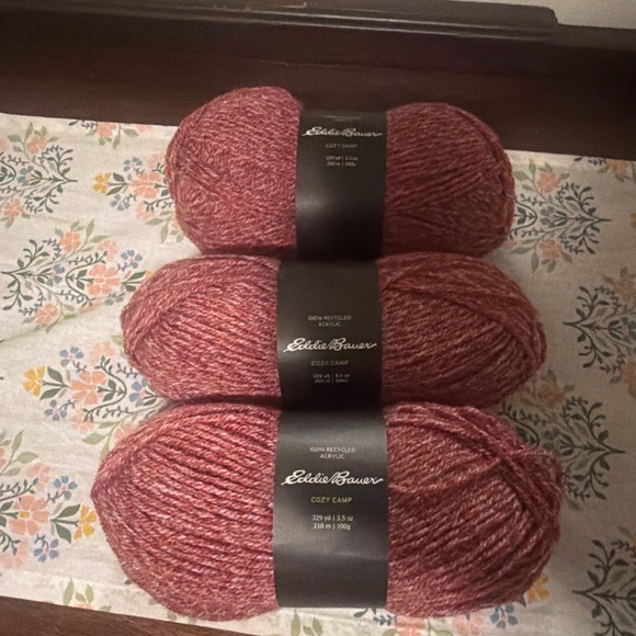 Eddie Bauer Dark Berry Yarn - Picture 1 of 6